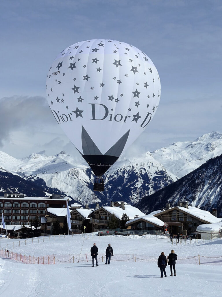 Communication aérienne montgolfière, Dior